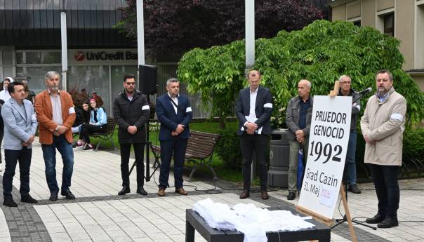 Dan bijelih traka obilježen i u Cazinu: Podsjećanje na strahote koje može uzrokovati ljudska mržnja