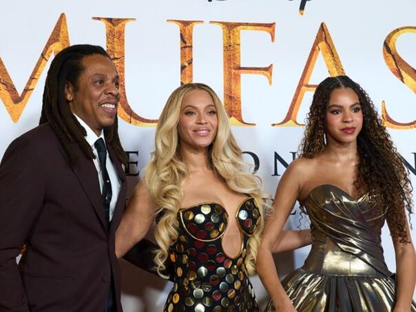 Dan nakon optužbi za silovanje, Jay-Z s porodicom na crvenom tepihu