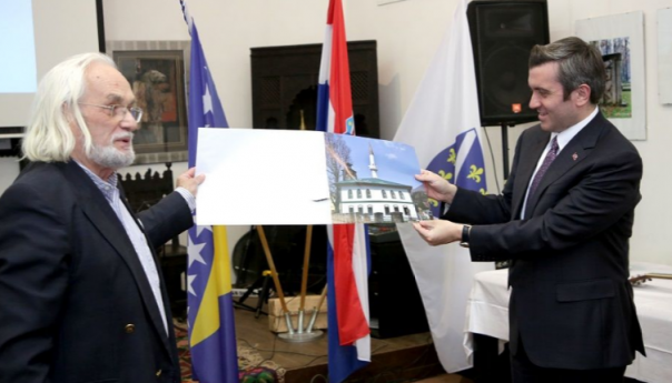 Dan nezavisnosti BiH obilježen u Hrvatskoj izložbom fotografija "Bosnom hodim"