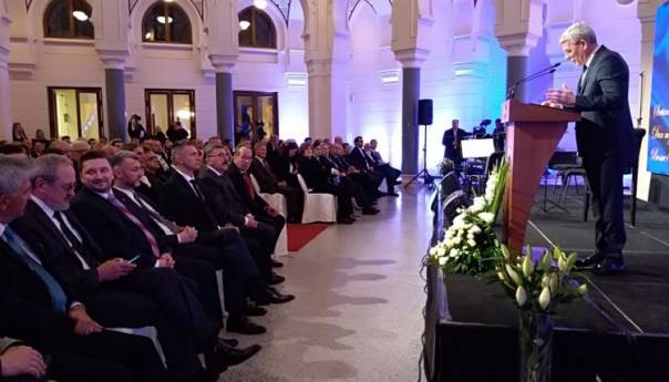 Dan nezavisnosti BiH svečano obilježen akademijom u Vijećnici