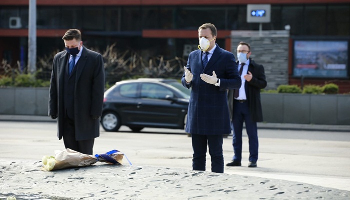 Dan opsade Sarajeva: Položeno cvijeće na spomen-obilježja