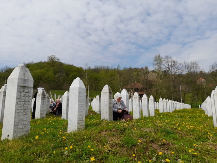 Dan šehida u Potočarima: Huso 'obišao' dva sina