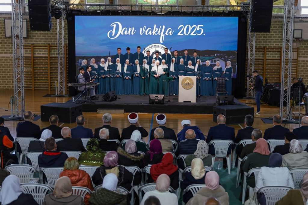 Dan škole u cazinskoj Medresi obilježen uz prisustvo kantonalnog rukovodstva