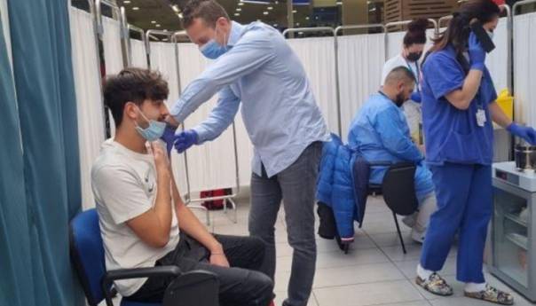 Danas i sutra vakcinacija u Importanne shopping centru