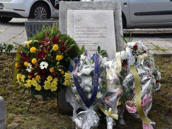 Danas je 32. godišnjica ubistva Sarajlija u masakru na Trgu solidarnosti