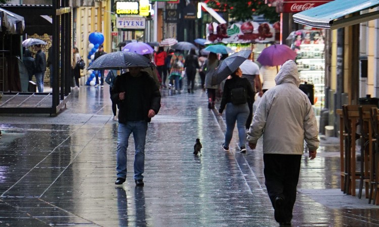 Danas oblačno sa kišom prijepodne, nove padavine tokom noći na subotu
