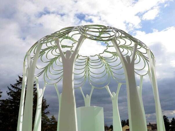 Danas otkrivanje spomenika "Cvijet Srebrenice" na Trgu UN-a u Beču