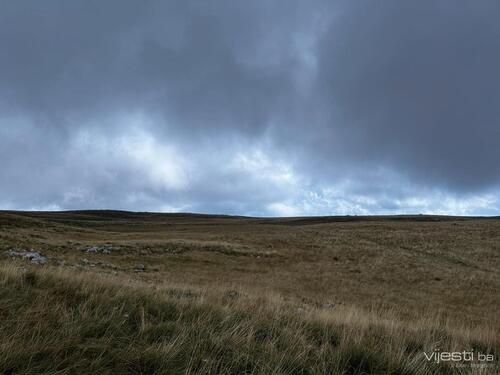 Danas pretežno oblačno sa kišom i pljuskovima