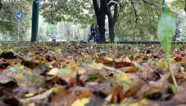 Danas pretežno oblačno, u Bosni prijepodne ponegdje slaba kiša