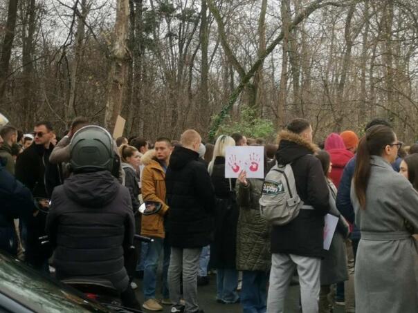 Danas protest ispred redakcije Informera: Studenti pozivaju na druženje