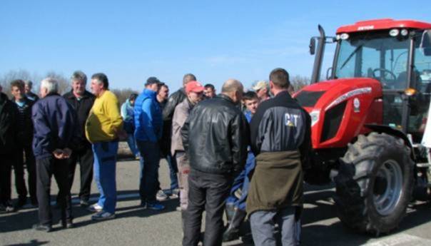 Poljoprivrednici danas blokiraju carinske terminale