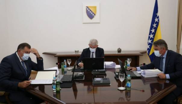 Danas redovna i dvije vanredne sjednice Predsjedništva BiH