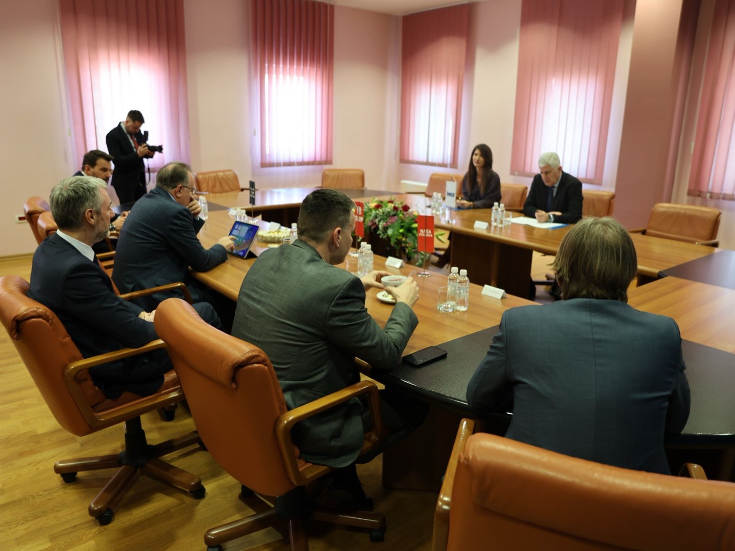 Danas sastanak HDZ-a i Trojke: Hoće li Čović ostati uz SNSD?