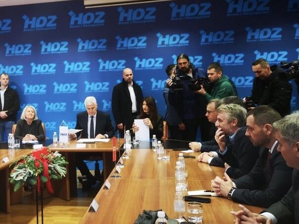 Danas sastanak HDZ-a i Trojke: Imenovanje Vukanovića na dnevnom redu?