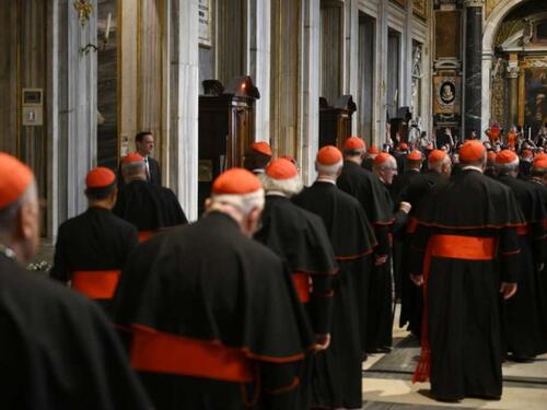 Danas sastanak u predkonklavi kardinala Katoličke crkve koji su već stigli