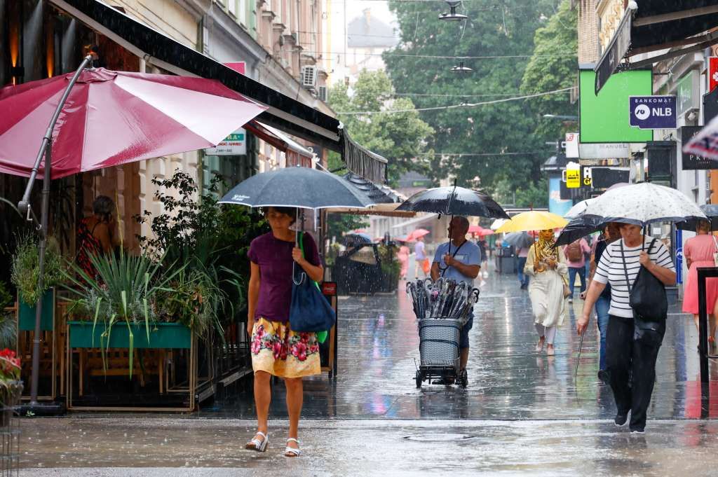 Danas sunčano širom BiH, krajem dana kiša