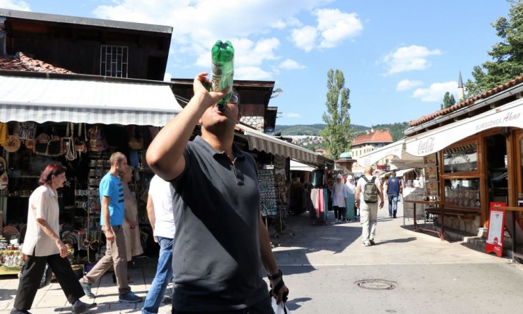 Danas sunčano u BiH, temperature do 34 stepena, sutra čak do 40