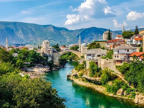 Danas sunčano u cijeloj BiH, temperature do 32, na jugu do 38 stepeni