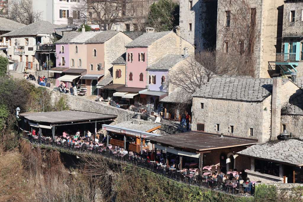 Danas sunčano uz umjerenu oblačnost, dnevna temperatura između 18 i 24, na jugu do 27 stepeni
