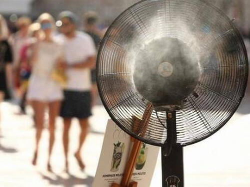 Danas sunčano uz umjerenu oblačnost, maksimalna temperatura +37