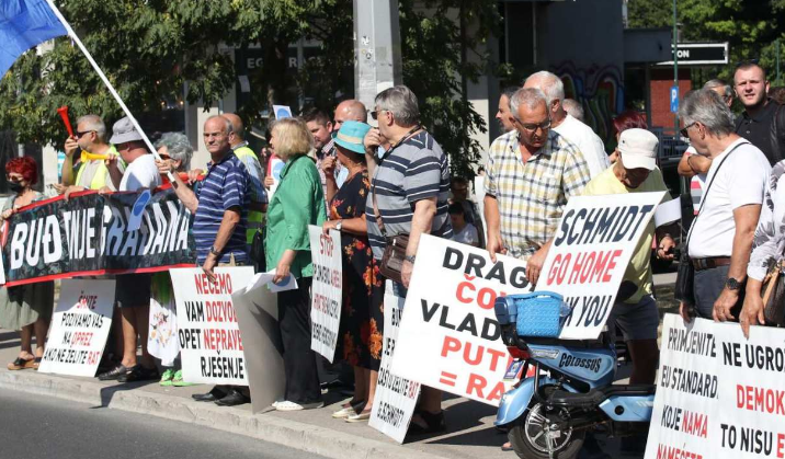 Danas u 13 sati nastavak protesta ispred OHR-a
