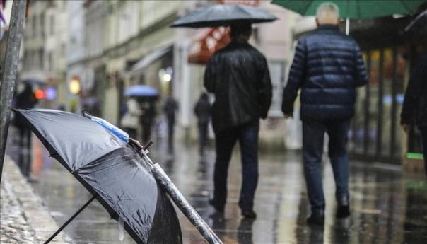 Danas u BiH oblačno sa kišom i pljuskovima