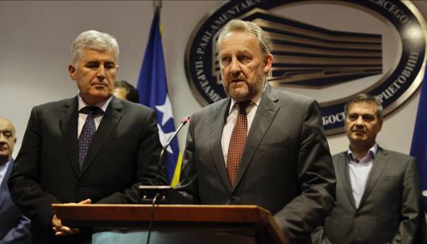 Danas u Sarajevu sastanak Izetbegovića i Čovića