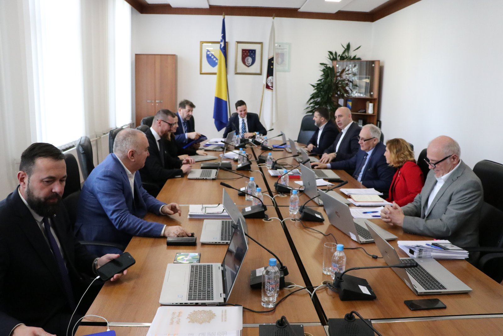 Danas vanredna sjednica Vlade KS