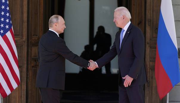 Danas video sastanak Bidena i Putina o Ukrajini