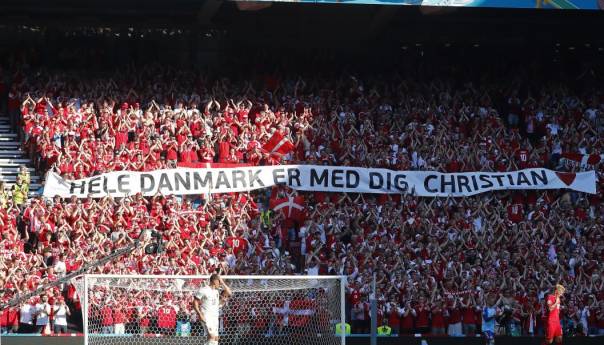 Danci i Belgijanci prekinuli meč i pružili podršku Eriksenu