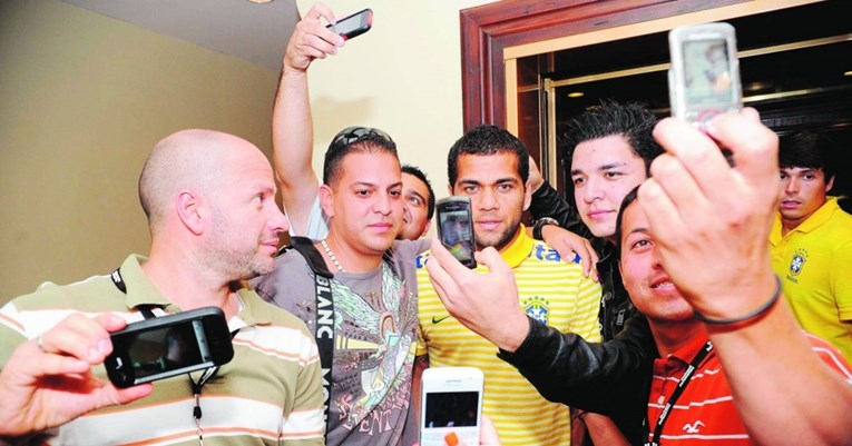 Dani Alves privremeno prekinuo karijeru, vraća se 2022. godine