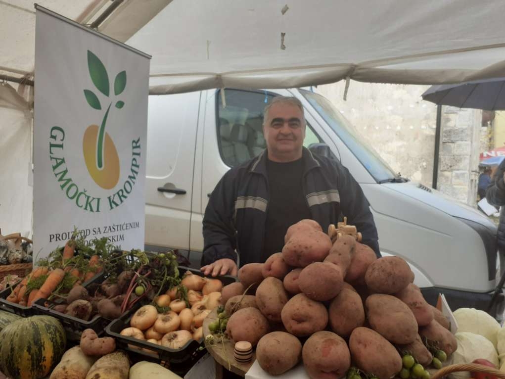 Najveći krompir u Glamoču 2,1 kilograma
