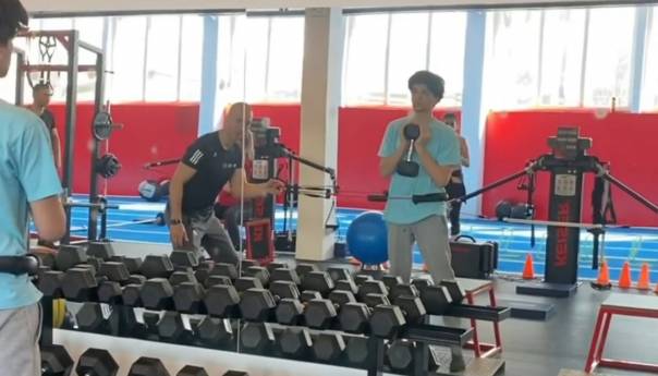 Danisov sin naporno vježba u teretani: "Samo naprijed, najgore je iza tebe"