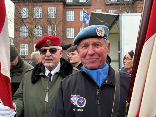 Danski veterani protestuju u Kopenhagenu ispred ambasade SAD