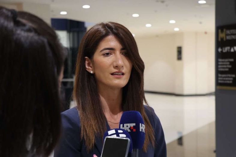 Darijana Filipović (HDZ) čestitala Zmajevima i svom rođaku Nikoli Katiću