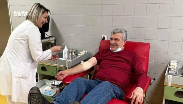 Darivanjem krvi daruje se život: Najim Karadža radi to već 50 godina