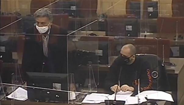 Darku Elezu produžen pritvor