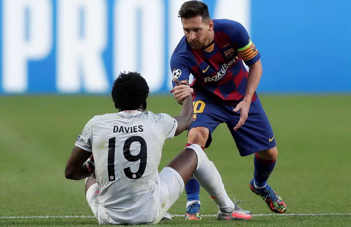 Davies: Messi mi nije želio dati svoj dres