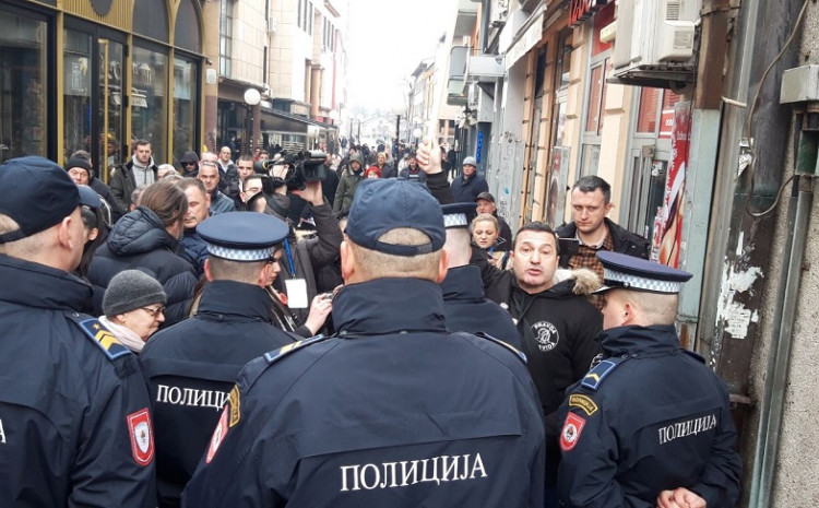 Davoru Dragičeviću i "Pravdi za Davida" zabranjeno da prođu na Trg Krajine