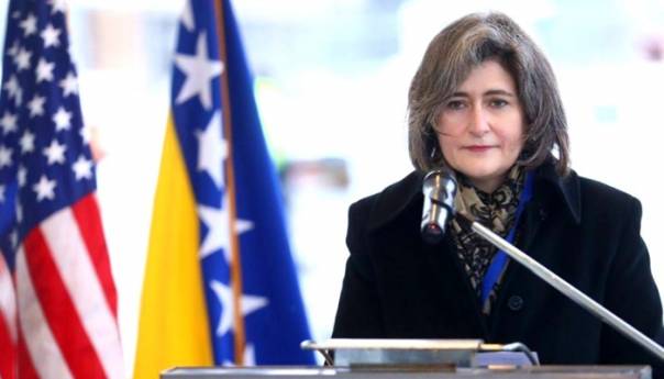 DEBORAH MENNUTI - DEMOKRATSKE VRIJEDNOSTI