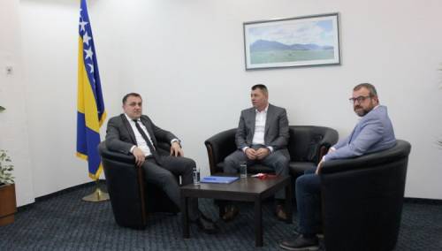 Dedić s Egrlićem i Kapom: Ulagati u domaću proizvodnju