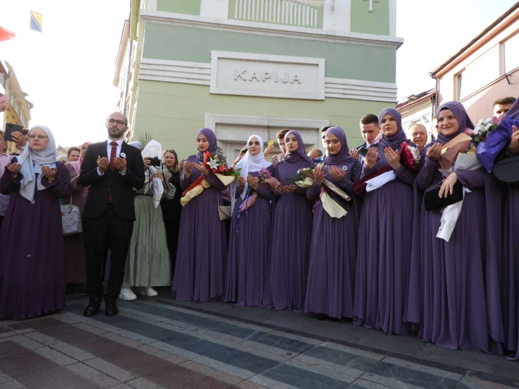 Defile maturanata 346. generacije Behram - begove medrese