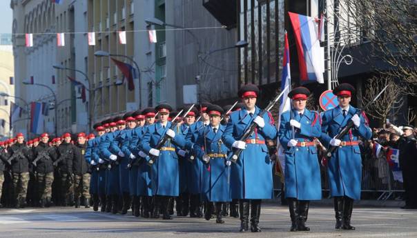 Defile za neustavni Dan RS ove godine u I. Sarajevu