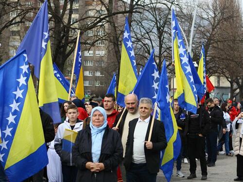 Defileom kroz grad Zeničani obilježili Dan nezavisnosti BiH