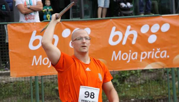 Dejan Mileusnić s tačno 77 metara pobijedio na mitingu u Novom Mestu