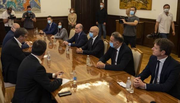 Delegacija "Aleksandar Vučić - Za našu decu" na konsultacijama kod Vučića
