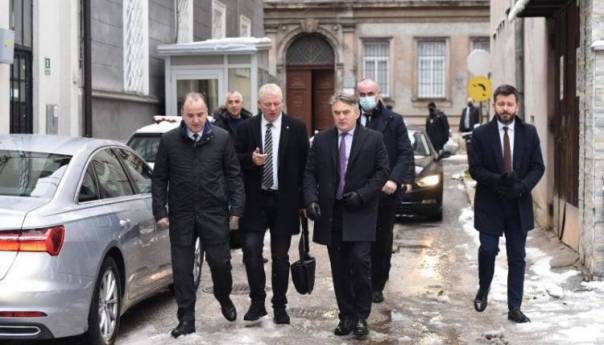 Delegacija DF-a predvođena Komšićem na sastanku kod Palmera