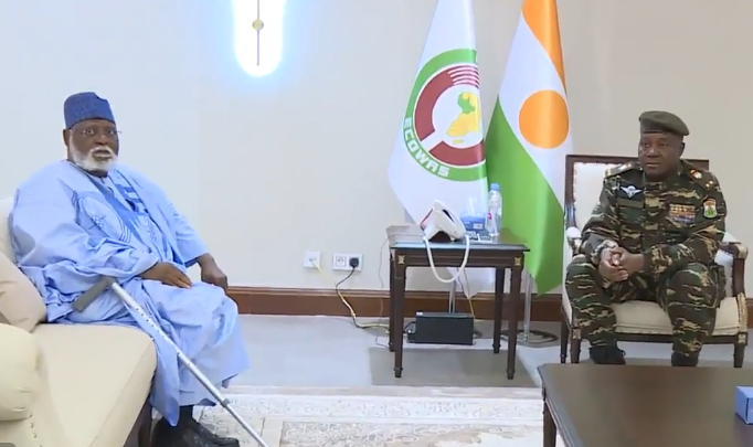 Delegacija ECOWAS-a sastala se s huntom i svrgnutim predsjednikom Nigera