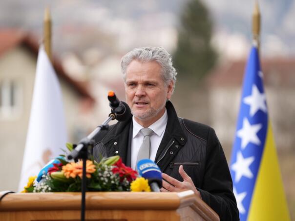 Delegacija EU u BiH pozdravila 'davno zakašnjelo usvajanje budžeta'