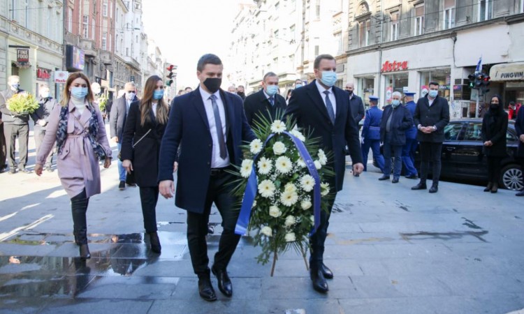 Delegacija Grada Sarajeva položila cvijeće na spomen-obilježja